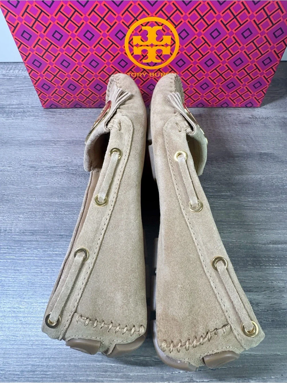 Tory Burch Alexandra Split Suede Fringe Moccasins with Gold Logo loafers sz8